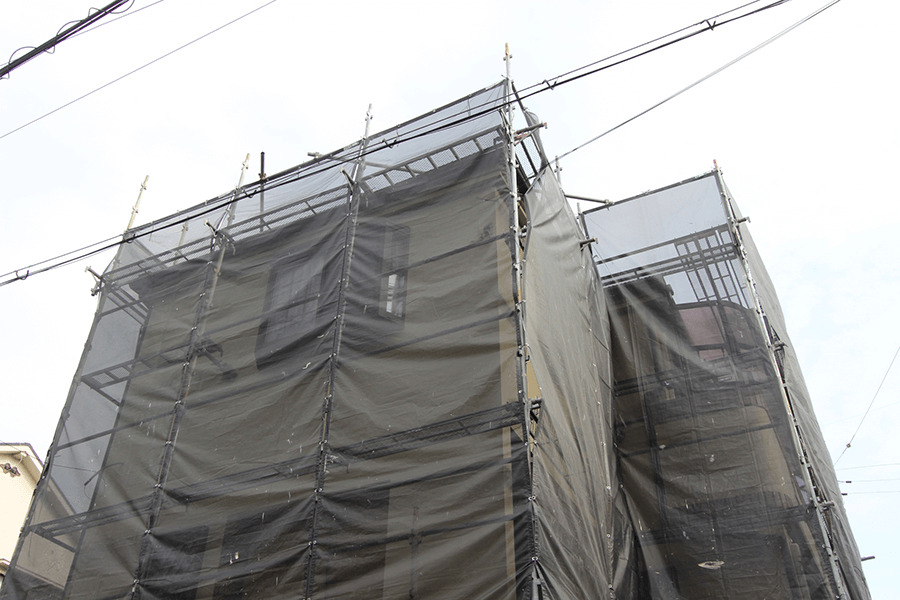 住宅建築の足場