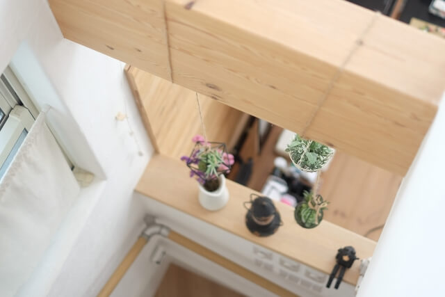 吹き抜けの梁
